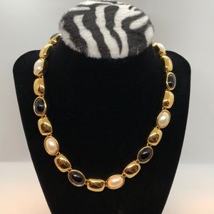 Tricolor oval cabochons goldtone link necklace